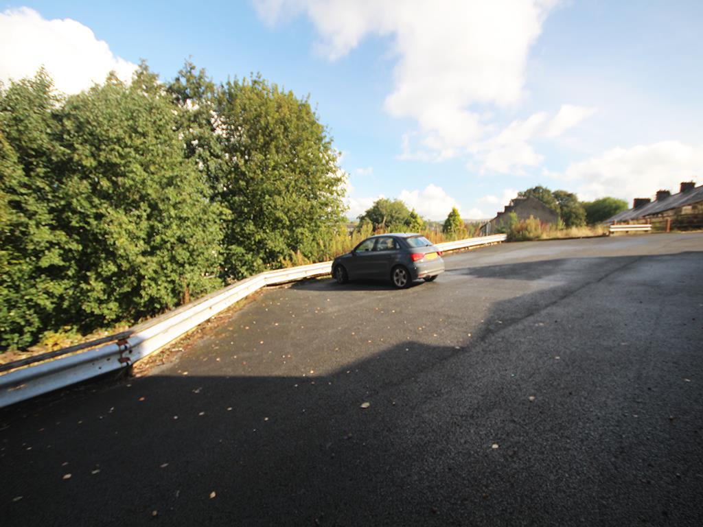 3 bedroom semi-detached house To Let in Barnoldswick - IMG_4592.jpg